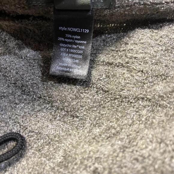 Barefoot Dreams CozyChic Lite Asymmetrical Poncho One Size Soft Knit Blend - Picture 5 of 6